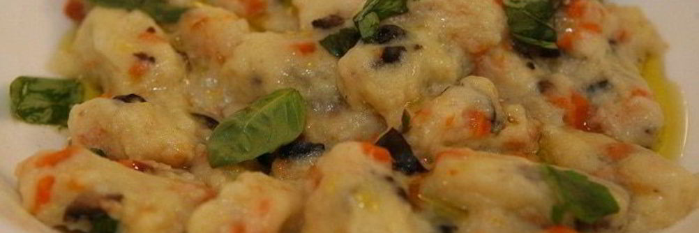 Ньокки с морковью и оливками