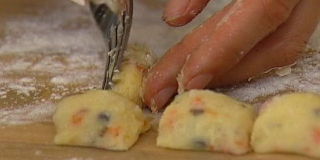 ньокки с морковью и оливками