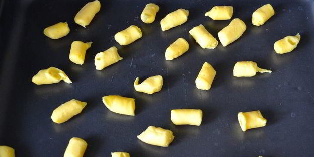 ньокки-суфле под грибным соусом бешамель