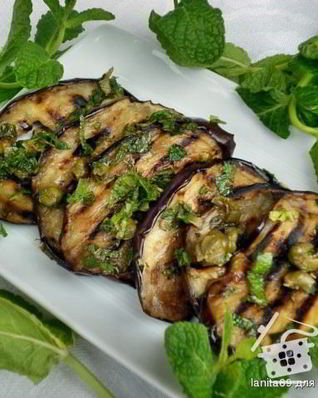 Баклажаны-гриль с каперсами и мятой