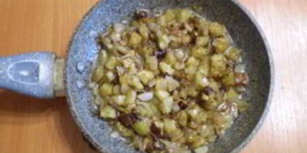 баклажаны жареные с луком