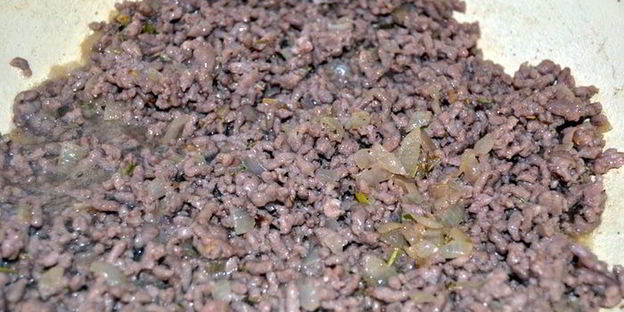 биточки картофельные с мясной начинкой