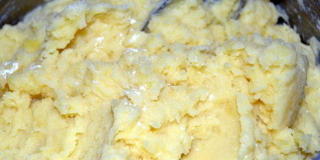 биточки картофельные с мясной начинкой