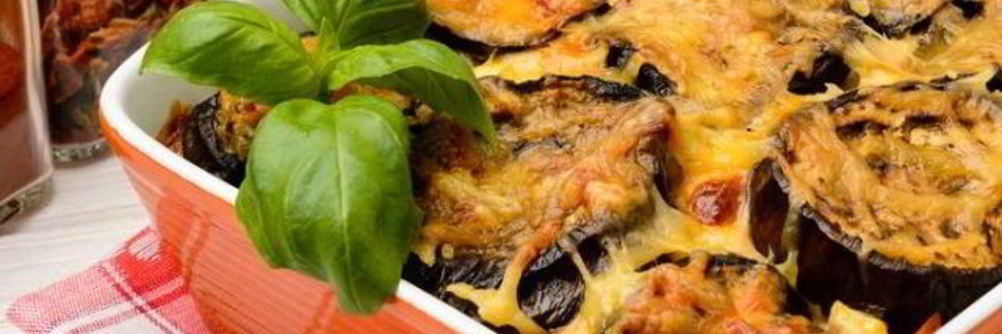Греческая мусака с баклажанами и фаршем