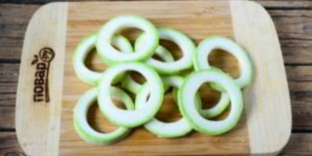 кабачки в кляре с фаршем по-домашнему