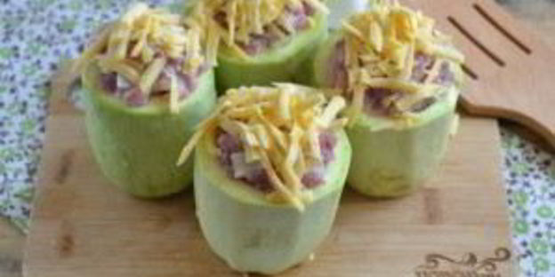 кабачки, запеченные в духовке с фаршем