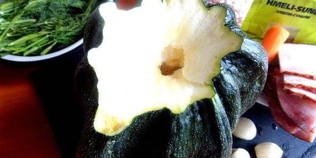 кабачковая фаршированная бомба