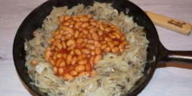 капуста, тушенная с фасолью