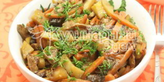 картофель тушеный с белыми грибами