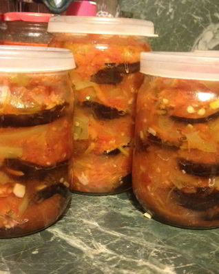 Консервированные баклажаны в томатном соусе