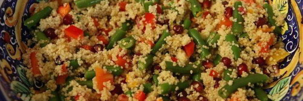 Кускус с фасолью, гранатом и сладким перцем