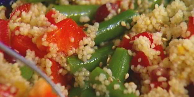 кускус с фасолью, гранатом и сладким перцем