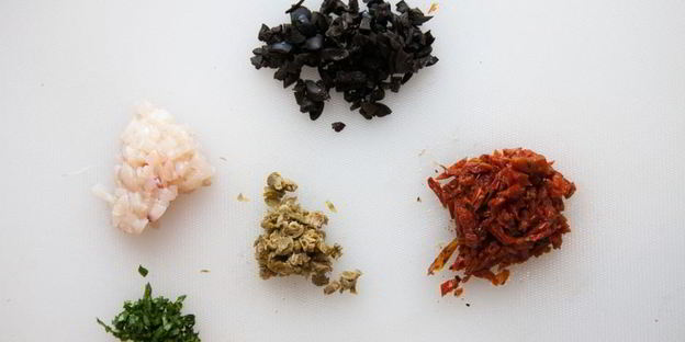 папарделле, фаршированные кальмарами, в кабачковом песто