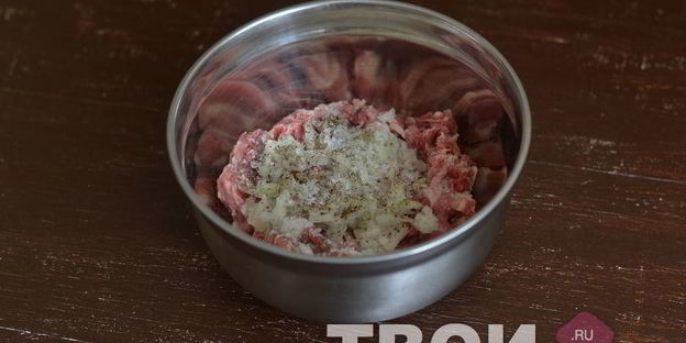 перец фаршированный в духовке