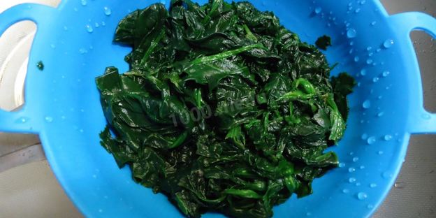 шпинат с яйцом в духовке