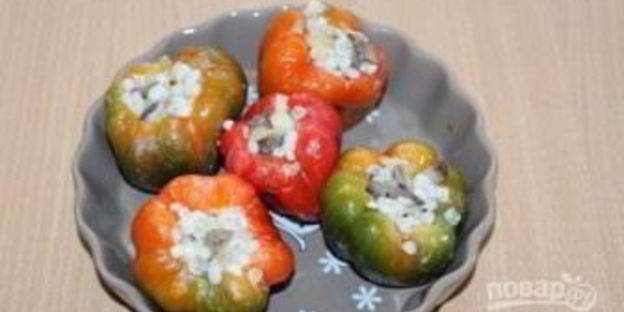сладкий перец, фаршированный перловкой