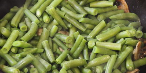 стручковая фасоль с грибами