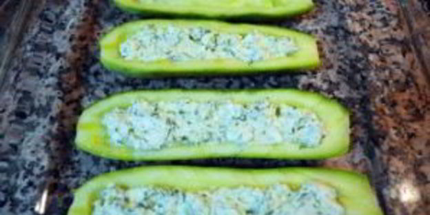 цукини, запеченные с начинкой