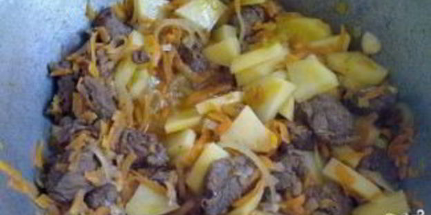 тушеная капуста с картошкой мясом