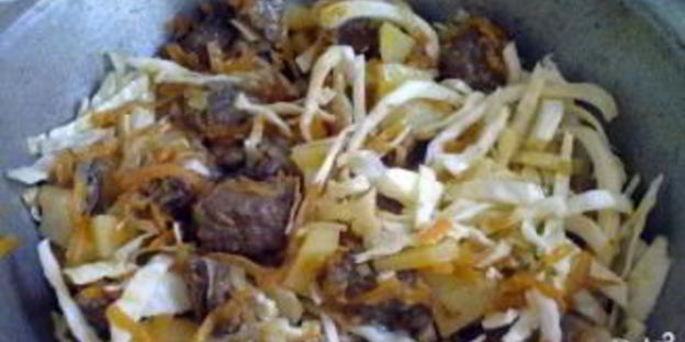 тушеная капуста с картошкой мясом