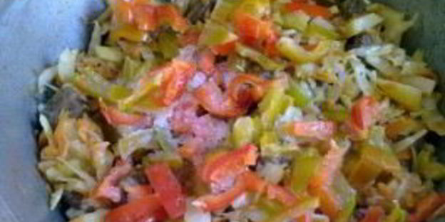 тушеная капуста с картошкой мясом