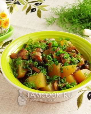 Тушеная картошка с грибами в мультиварке