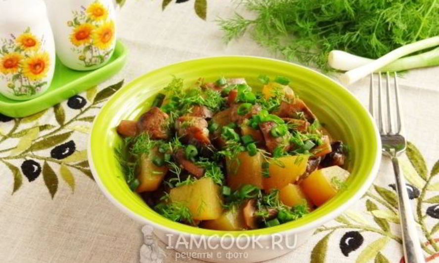 Рецепт тушеной картошки с грибами в мультиварке