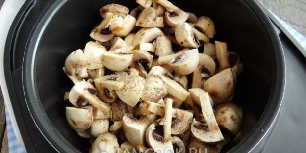 тушеная картошка с грибами в мультиварке