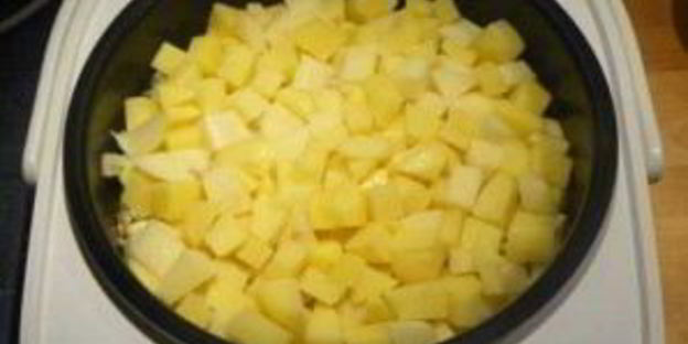 тушеная картошка с курицей и грибами