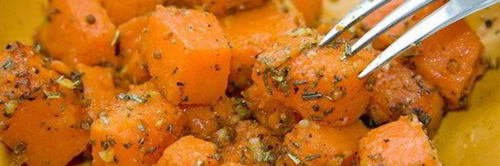 Тушеная тыква с травами