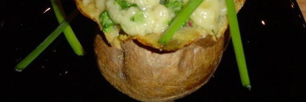 Запеченный картофель с брокколи