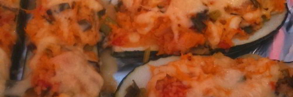 Запеченные кабачки с овощной начинкой