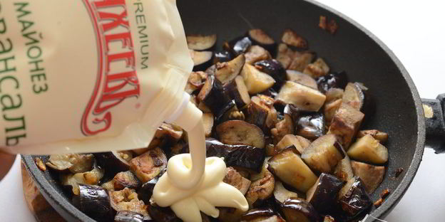 жареные баклажаны с майонезом