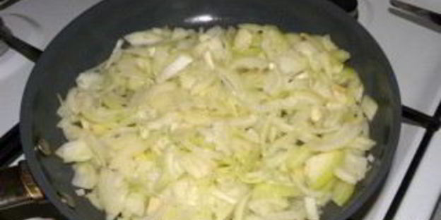 говяжья печень с луком