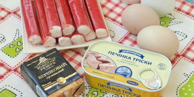 крабовые палочки, фаршированные печенью трески