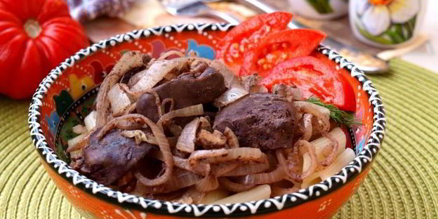 куриная печень с грецкими орехами