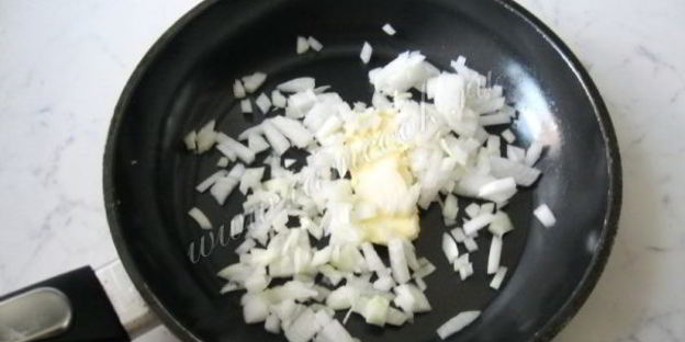 куриная печень с грибами в вине