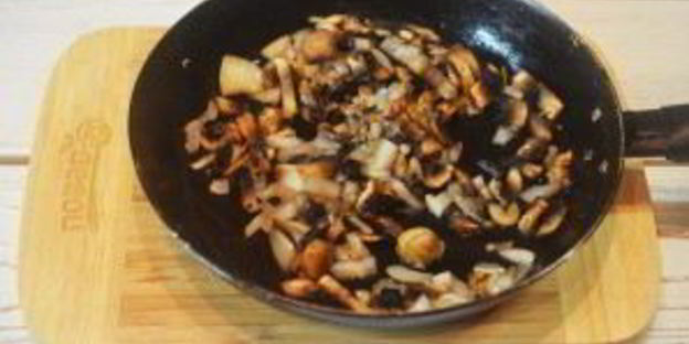 куриная печень с грибами