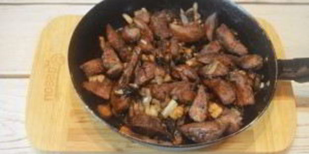 куриная печень с грибами