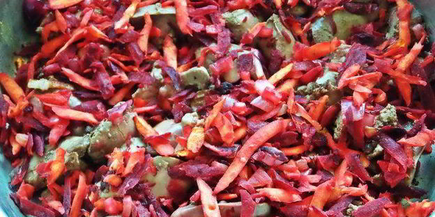 куриная печень с овощами и гречкой