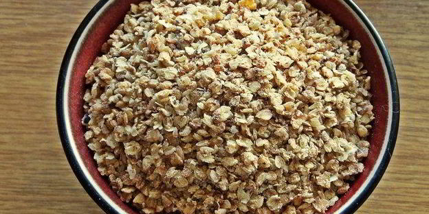 куриная печень с овощами и гречкой