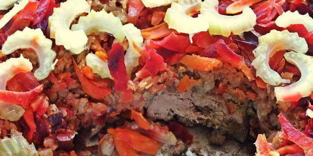 куриная печень с овощами и гречкой