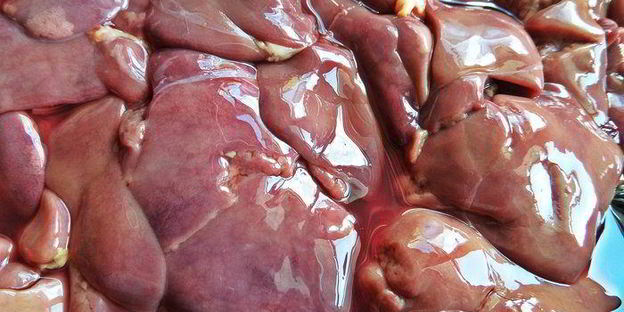 куриная печень с овощами и гречкой