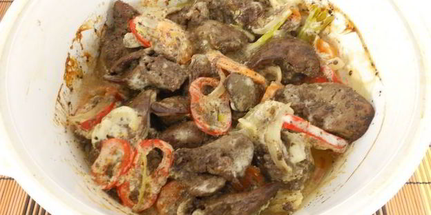 куриная печень с овощами в духовке