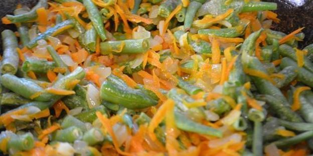 куриная печень с овощами в кисло-сладком соусе