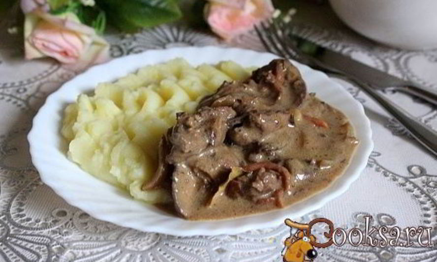 Рецепт куриной печени в сметанном соусе
