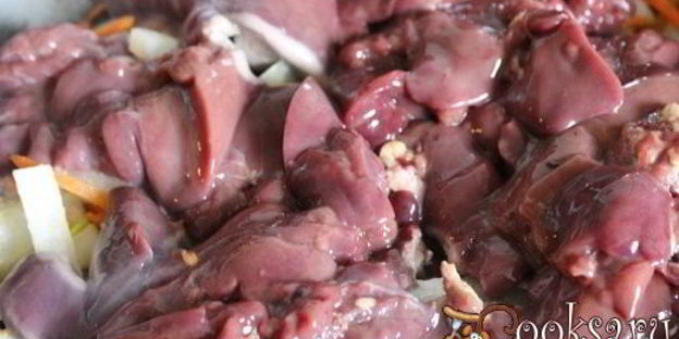 куриная печень в сметанном соусе