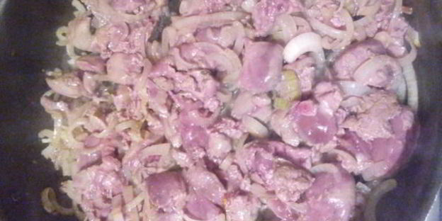 куриная печень в томатном соусе