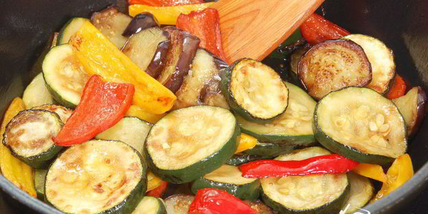 куриная печенка с овощами