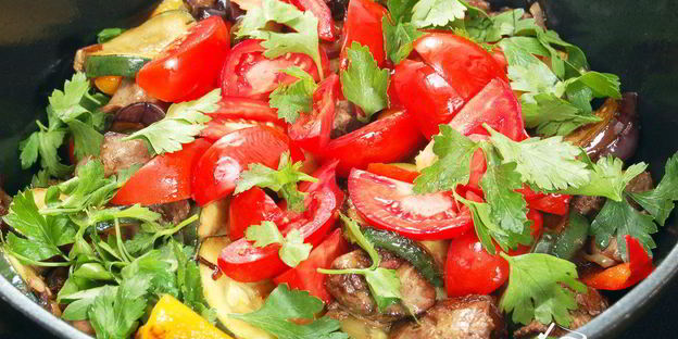 куриная печенка с овощами